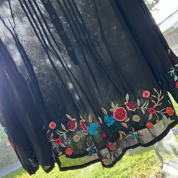 Johnny Was Embroidered BLACK Floral Pleat Longsleeve LARGE - Picture 5 of 5